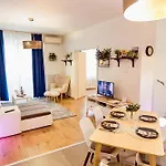 Victoria\'S Danube View Residence
