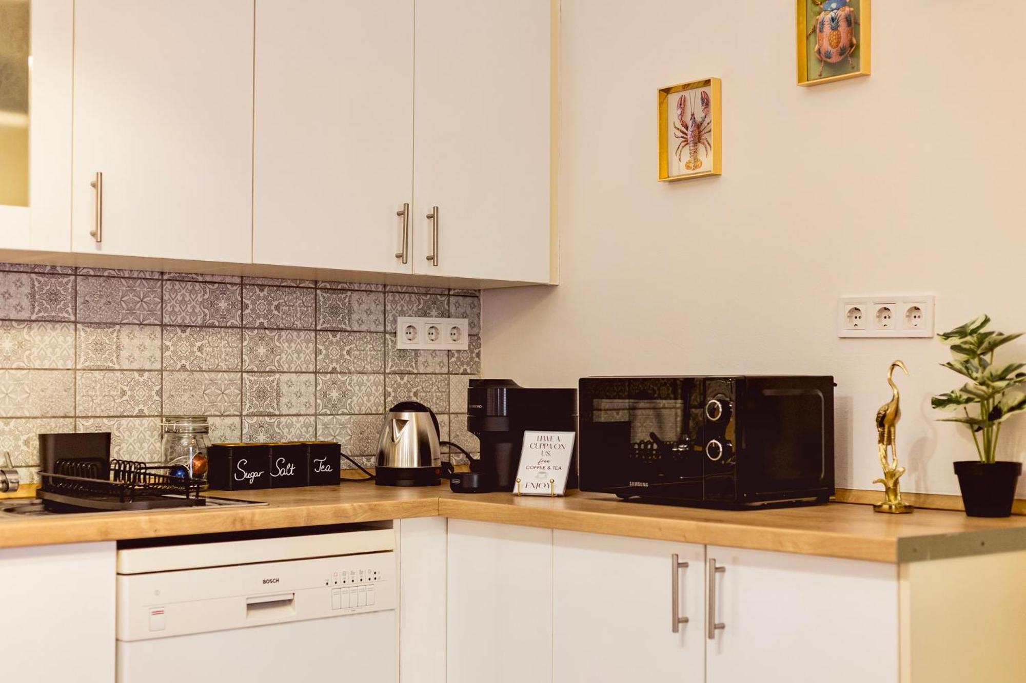 Victoria's Danube View Apartment *